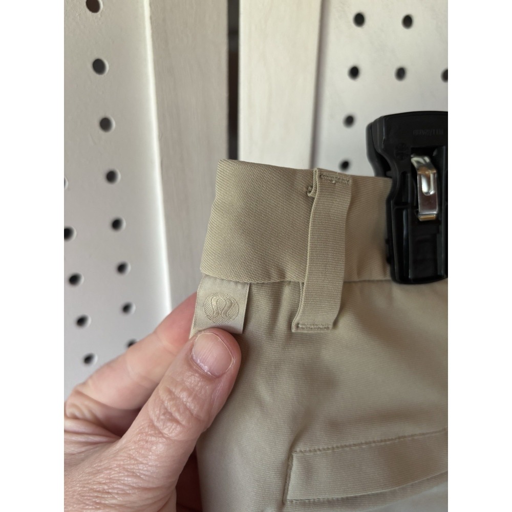 Lululemon‎ Commission Shorts Classic 9" Men's Size 32 Beige LM7AK3S - Picture 4 of 8